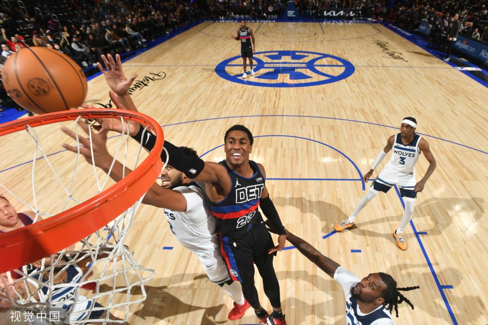 他不仅肩负 他不仅肩负