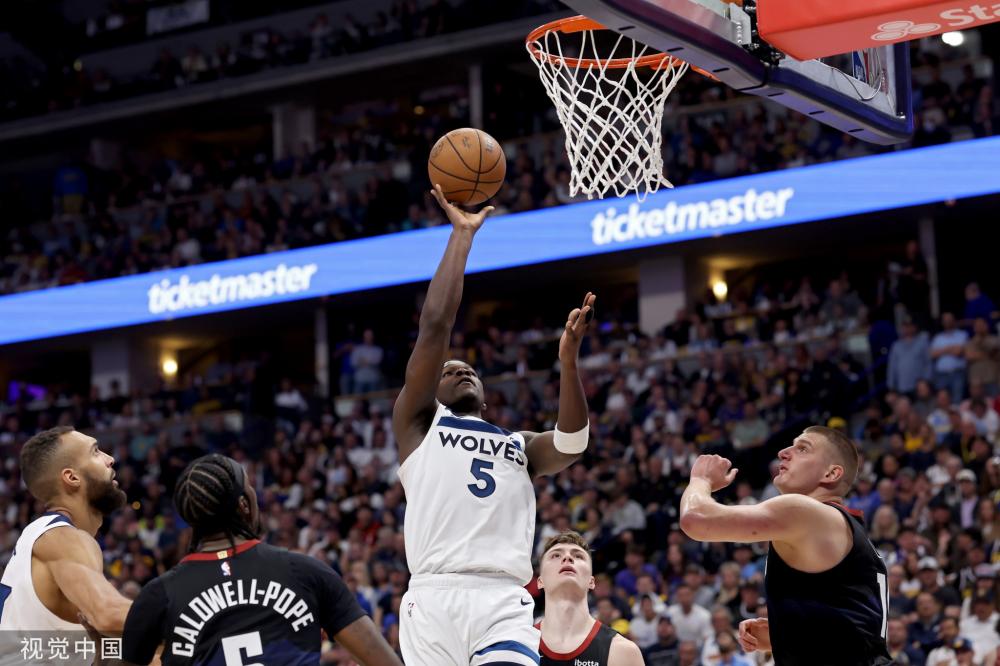 而在这些故 而在这些故